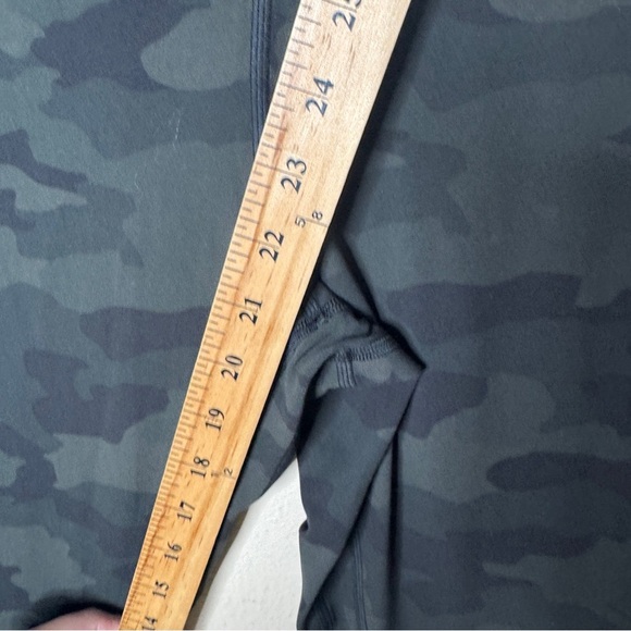 Lululemon Leggings Women's 8 Green Camo Align HR Crop 21” *Nulu - Picture 2 of 7